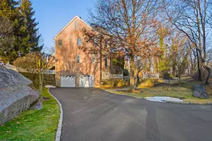 104 W Ritch Ave, Greenwich, CT 06830 - Photo 21