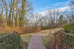 104 W Ritch Ave, Greenwich, CT 06830 - Photo 17