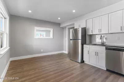 35 Euclid Avenue #A, Stamford, CT 06902 - Photo 9