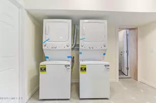 35 Euclid Ave, Stamford, CT 06902 - Photo 19