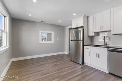 35 Euclid Avenue #B, Stamford, CT 06902 - Photo 9