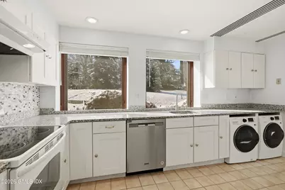 1 Milbank Avenue #1A, Greenwich, CT 06830 - Photo 9