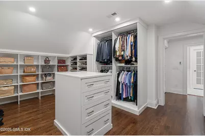 10 Wyckham Hill Lane, Greenwich, CT 06831 - Photo 17