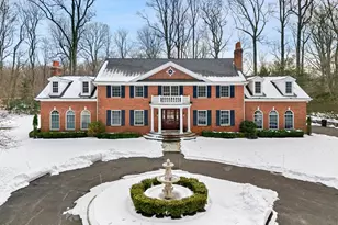 10 Wyckham Hill Ln, Greenwich, CT 06831 - Photo 1