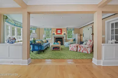 379 Round Hill Road, Greenwich, CT 06831 - Photo 9