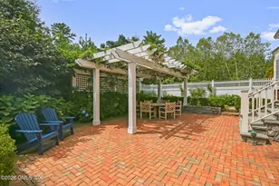 379 Round Hill Rd, Greenwich, CT 06831 - Photo 21