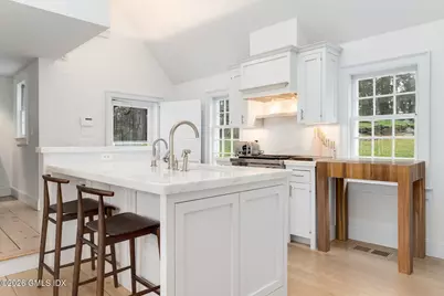 640 Round Hill Road, Greenwich, CT 06831 - Photo 9