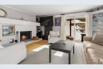 49 Indian Harbor Drive #1, Greenwich, CT 06830 - Photo 3