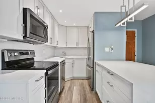 60 Strawberry Hill Ave, Stamford, CT 06902 - Photo 3