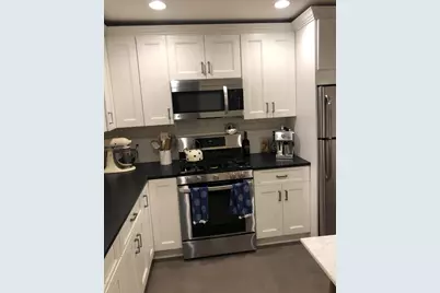 239 E Putnam Avenue #4, Greenwich, CT 06807 - Photo 5