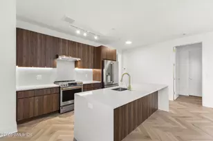 100 E Putnam Ave, Greenwich, CT 06807 - Photo 9