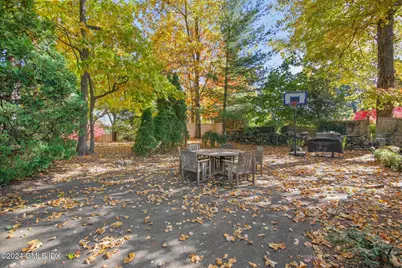 52 Hendrie Avenue, Greenwich, CT 06878 - Photo 3