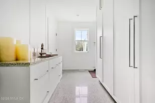 8 Old Round Hill Ln, Greenwich, CT 06831 - Photo 23