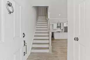 104 Hillcrest Park Rd, Greenwich, CT 06807 - Photo 3