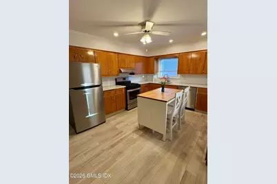 124 Pemberwick Road #Left Side, Greenwich, CT 06831 - Photo 9