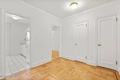 25 W Elm Street #43, Greenwich, CT 06830 - Photo 5