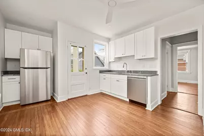 21 Oxer Place #1, Greenwich, CT 06830 - Photo 5