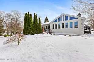 115 N Stonehedge Dr, Greenwich, CT 06831 - Photo 21