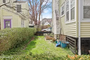 32 Sherwood Pl, Greenwich, CT 06830 - Photo 17