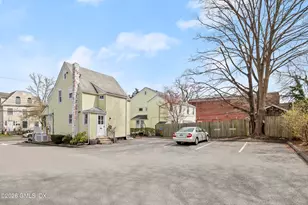 32 Sherwood Pl, Greenwich, CT 06830 - Photo 17