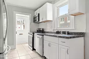 32 Sherwood Pl, Greenwich, CT 06830 - Photo 9