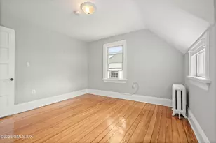 32 Sherwood Pl, Greenwich, CT 06830 - Photo 13