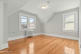 32 Sherwood Pl, Greenwich, CT 06830 - Photo 11