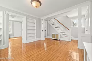 32 Sherwood Pl, Greenwich, CT 06830 - Photo 5