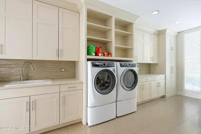 38 Partridge Hollow Road, Greenwich, CT 06831 - Photo 17