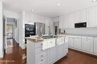 308 W Lyon Farm Dr, Greenwich, CT 06831 - Photo 7