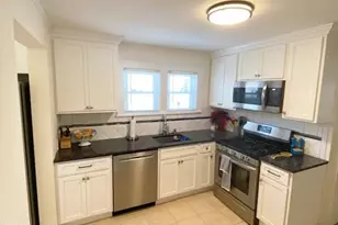 8 Rockland Pl, Old Greenwich, CT 06870 - Photo 9