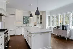 30 Park Ave, Old Greenwich, CT 06870 - Photo 9