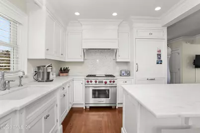 250 Milbank Avenue #B, Greenwich, CT 06830 - Photo 9