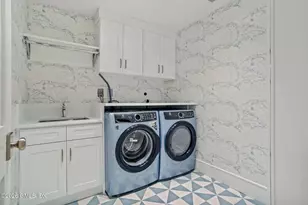 2 Potter Dr, Old Greenwich, CT 06870 - Photo 21