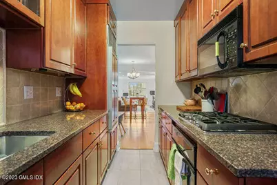 25 W Elm Street #40, Greenwich, CT 06830 - Photo 13