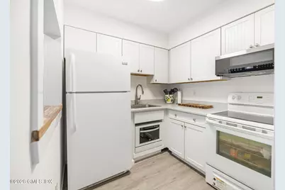 1535 E Putnam Avenue #304, Old Greenwich, CT 06870 - Photo 5