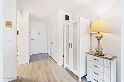 1535 E Putnam Avenue #304, Old Greenwich, CT 06870 - Photo 3