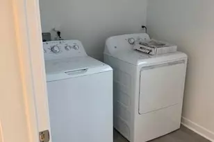 89 W View St, Greenwich, CT 06830 - Photo 17