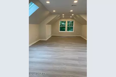 89 W View Street #2nd floor, Greenwich, CT 06830 - Photo 15