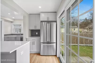 15 Richmond Drive, Old Greenwich, CT 06870 - Photo 9