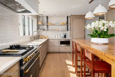 44 Khakum Wood Road, Greenwich, CT 06831 - Photo 13