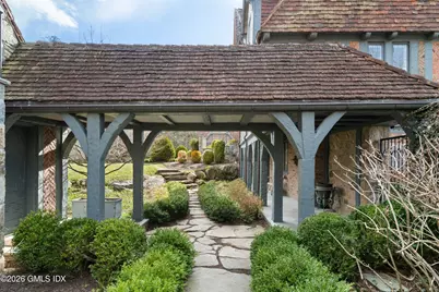 44 Khakum Wood Road, Greenwich, CT 06831 - Photo 9