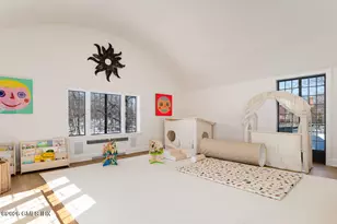 44 Khakum Wood Rd, Greenwich, CT 06831 - Photo 25