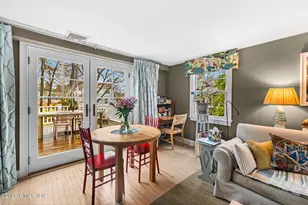 12 Grimes Rd, Old Greenwich, CT 06870 - Photo 9