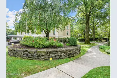 1535 E Putnam Avenue #205, Old Greenwich, CT 06870 - Photo 3