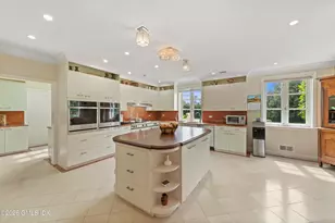 25 Field Point Cir, Greenwich, CT 06830 - Photo 13