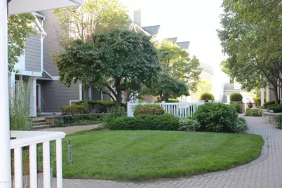 453 E Putnam Avenue #4I, Greenwich, CT 06807 - Photo 5