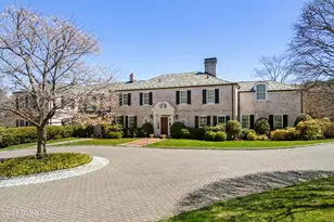 19 Hawkwood Ln, Greenwich, CT 06830 - Photo 3