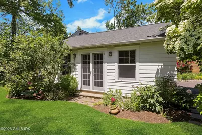 11 Roosevelt Avenue, Old Greenwich, CT 06870 - Photo 17