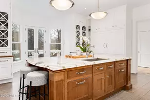 13 Wyckham Hill Ln, Greenwich, CT 06831 - Photo 9